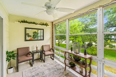 677 Royal Palm Blvd - 16-49_09