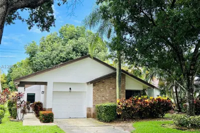 2560 Calamondin Cir 1