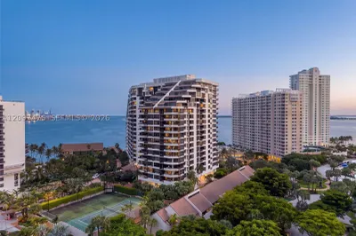 520 Brickell Key Dr #A721 1