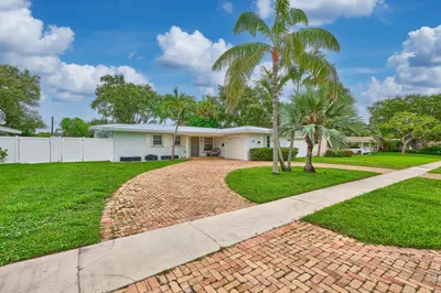 683 SW 2nd Street 1