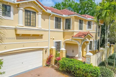 1611 Passion Vine Cir #12-2 1