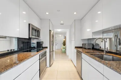 859 Jeffery Street #401 1