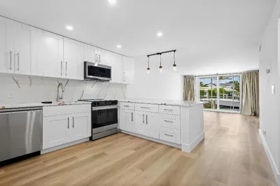 005-750NortheastSpanishRiverBoulevard-Bo