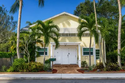 310 N Ocean Breeze #3 1