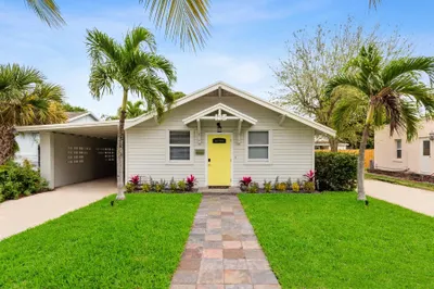 125 NW 3rd Avenue 1