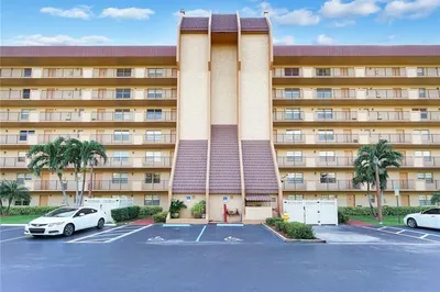 3001 W Rolling Hills Cir #104 1