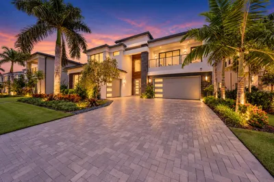 9515 Royal Woods Manor 1