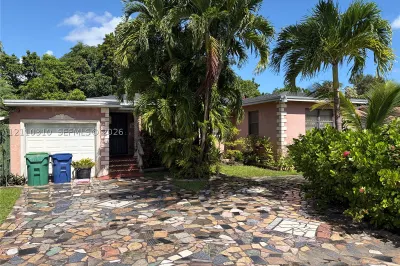 165 NW 116th St 1