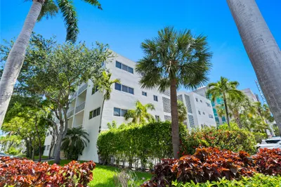 10001 W Bay Harbor Dr #202 1