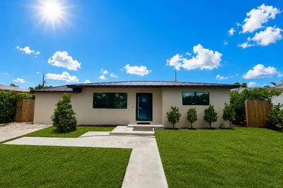 329 Laurie Road 1
