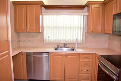 9300 Sunrise Lakes Blvd #208 1