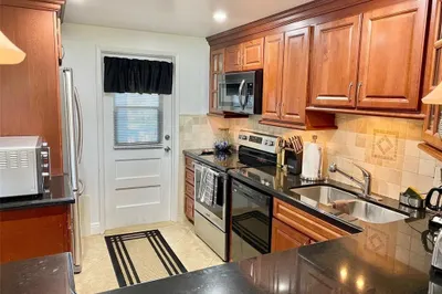 Corner Unit 3BR/2Bath