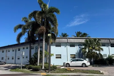 1470 N DIXIE Highway #23 1