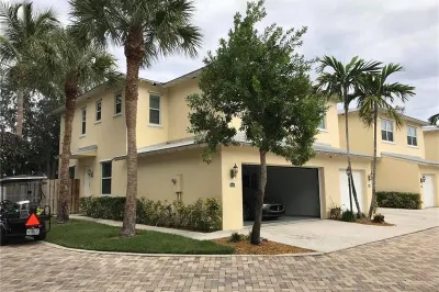 810 SE 4th Court 1
