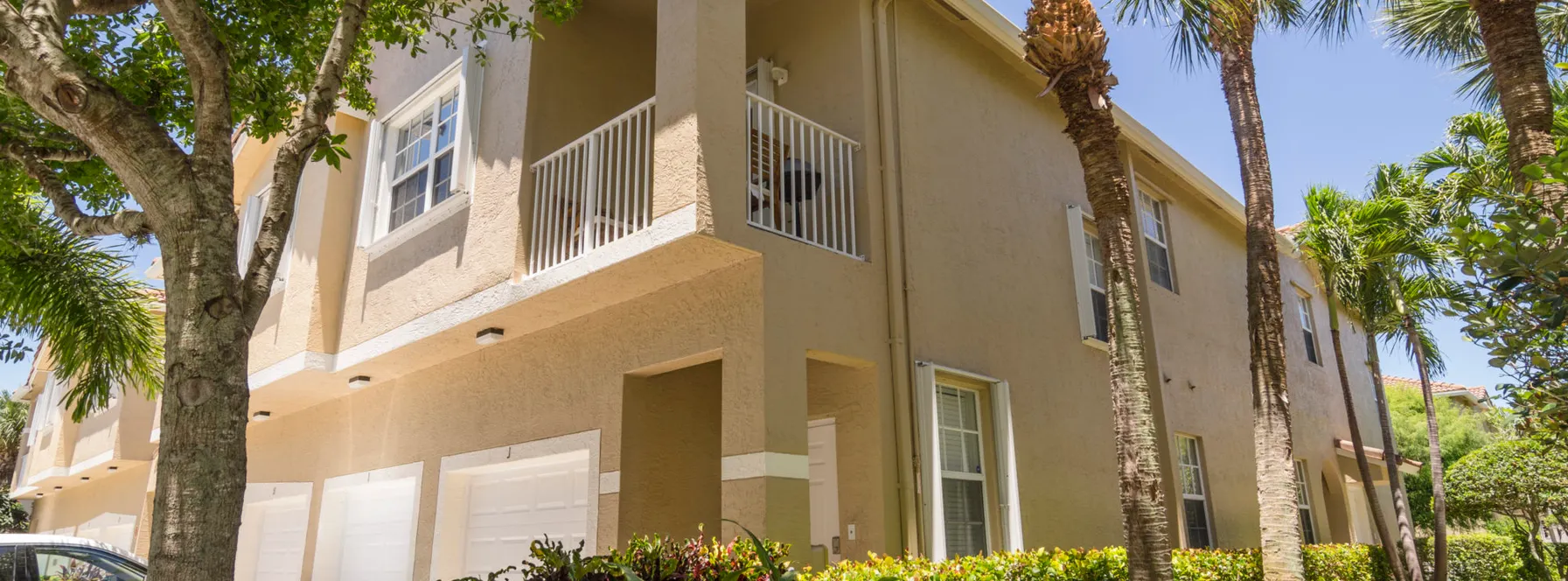 Just Listed | A Treat in Tequesta Trace | 116 Lighthouse Circle #J