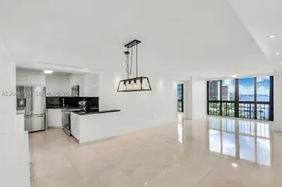 2333 Brickell Ave #1007 1