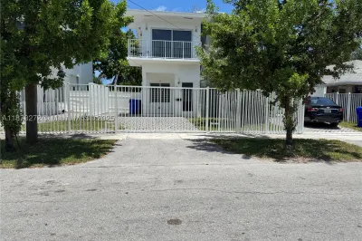 6331 NW 1st Pl #6331 1