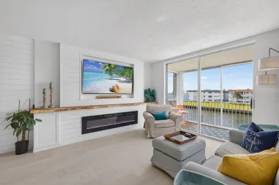 100 Paradise Harbour Boulevard #307 1