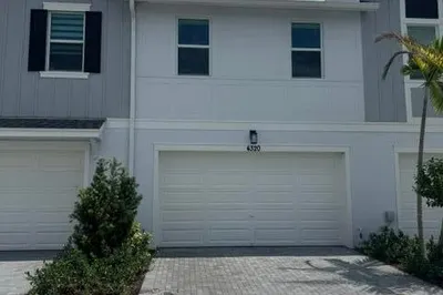 4320 Brookgreen Square 1