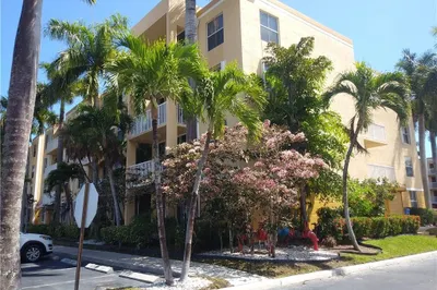 1341 SE 3rd Avenue #201 1