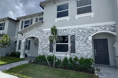 1183 SE 1st Ter 0 1
