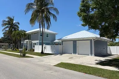 425 Hugh Street 1