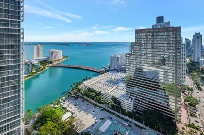 485 Brickell Avenue #3809 1