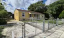 610 E 6th Pl Photo