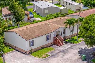 220 NE 12th Avenue #44 1