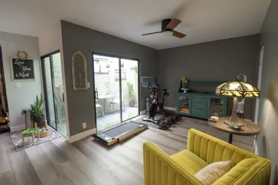 15Middle Room1