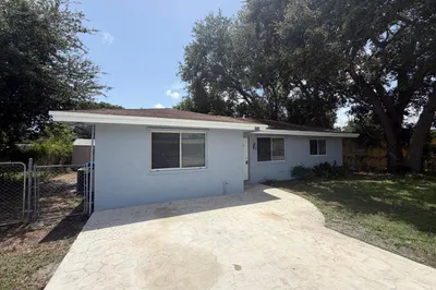 5900 SW 26th Street 1