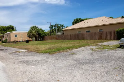 243 SW 8th Street 1
