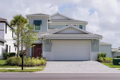 217 SE Fascino Cir 1