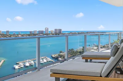 220 Lake Shore Drive #2112 1