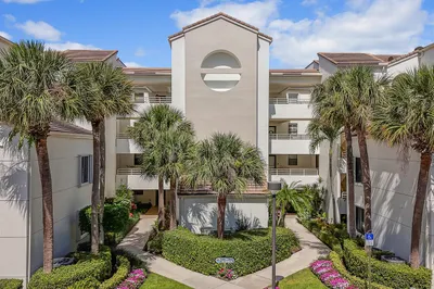 821 Oak Harbour Drive 1
