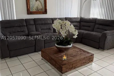 20 SW 48th Ave 1