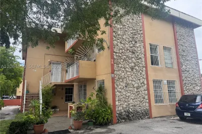 11 SW 32nd Ave #4 1