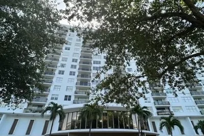 6039 Collins Ave #1119 1