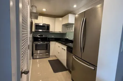 3201 NE 14th St Causeway #406 1