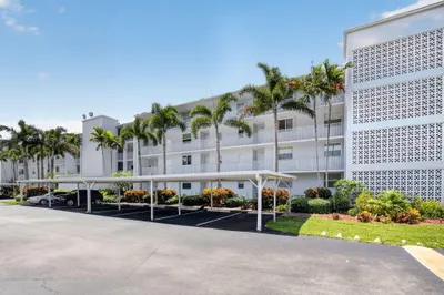 689 NE 6th Court #4030 1