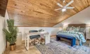 216 Old Meadow Way Photo
