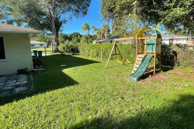 2616 Newport Drive 1