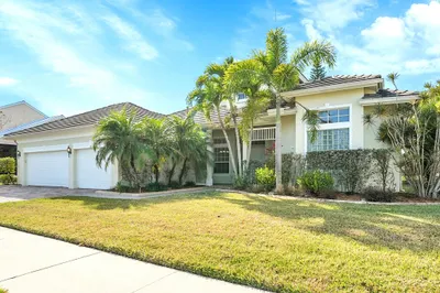 211 NW Pleasant Grove Way 1