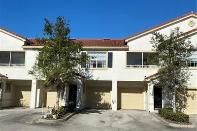 467 SE Kitching Circle 1