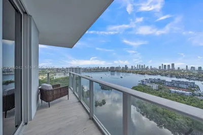 16385 Biscayne Blvd #2707 1