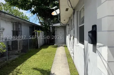 2339 NW 35th St - Efficiency #EFF 1