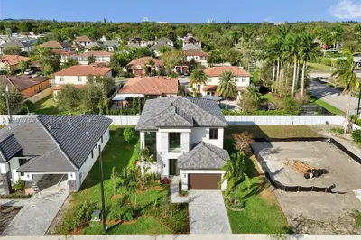 13023 Davie Oaks Dr 1