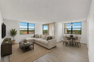 6190 Woodlands Boulevard #513 1