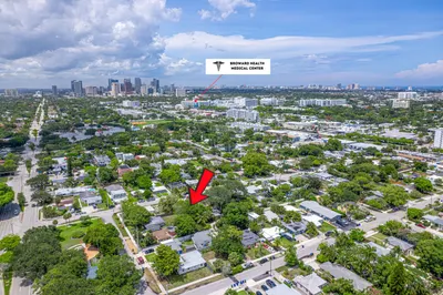 320 SW 21st Street 1