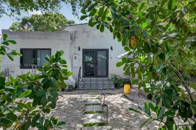 8280 NE 1st Pl 1